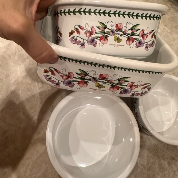 Portmerion Sweet Pea set of 4 bowls . Two circle and two square . - Picture 2 of 10